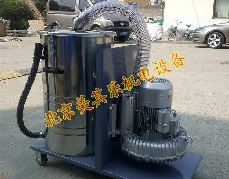 外置式工業(yè)吸塵器及風(fēng)機實物圖